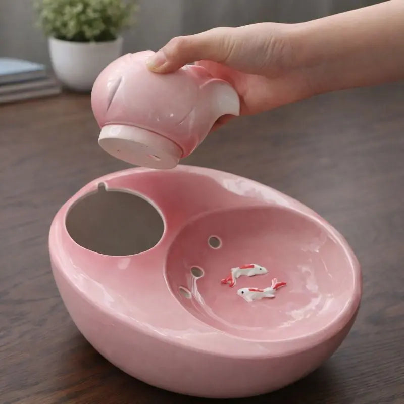 Fontaine à Eau pour Chat en Céramique – Design Coloré, Écoulement Doux, Hygiénique & Stable